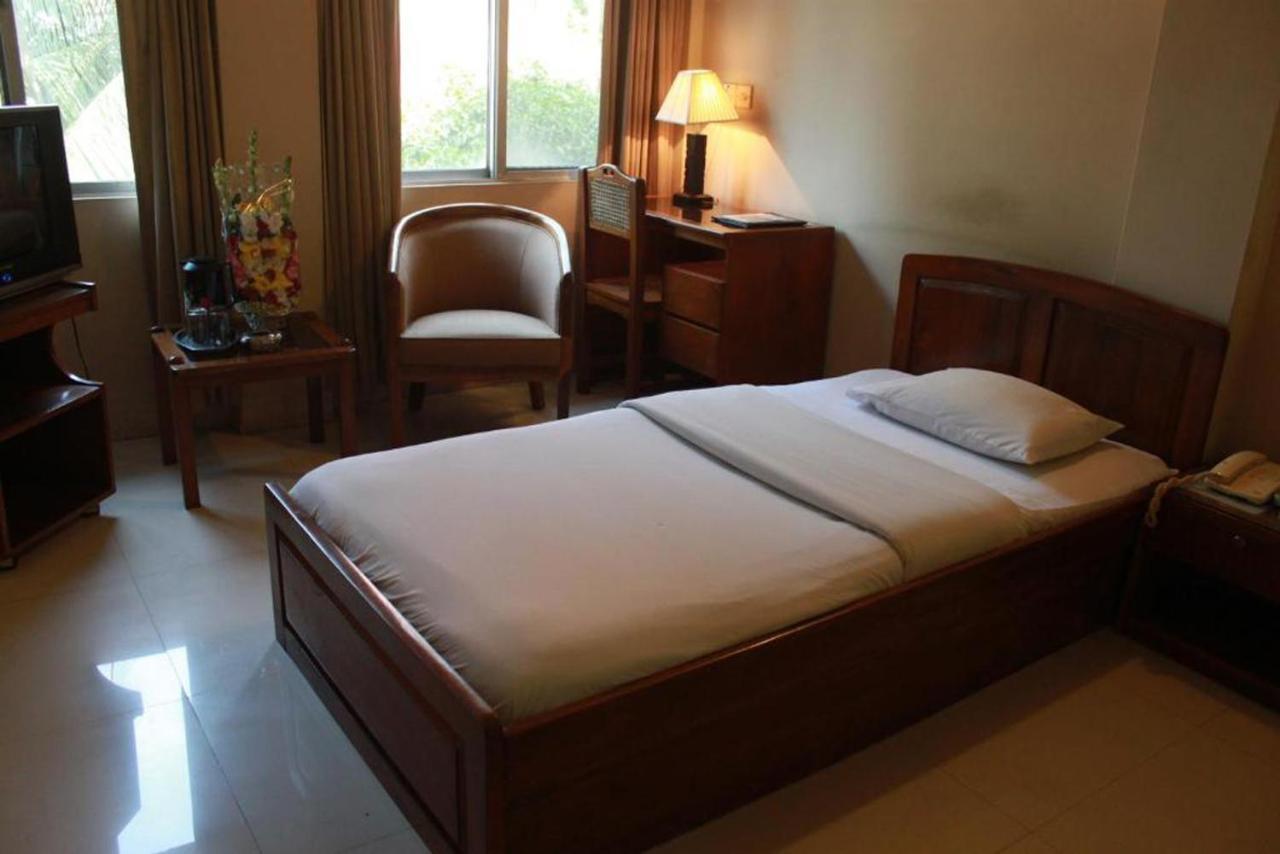 Hotel Ashrafee Dhaka Buitenkant foto