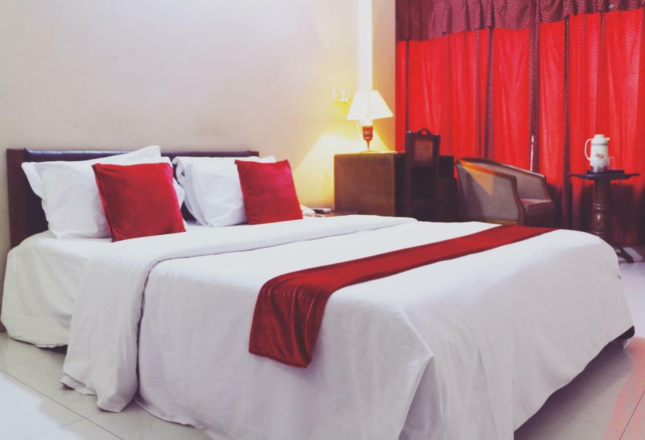 Hotel Ashrafee Dhaka Buitenkant foto